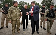 Петро Порошенко прибув до табору антитерористичного центру