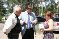 Міський голова Святогірська подякував Ігорю Балуті за допомогу, надану переселенцям