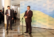 Петро Порошенко пообіцяв Харківській області компенсувати витрати на переселенців із зони АТО