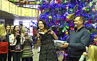 Жителі Первомайщини зібрали гроші на новорічні подарунки для сімей переселенців