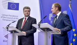 Україна та ЄС мають ефективно координувати дії, щоб всі сторони виконували Мінські домовленості. Петро Порошенко