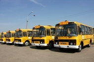 З початку навчального року дітей з районів Харківської області підвозитимуть до шкіл на нових автобусах