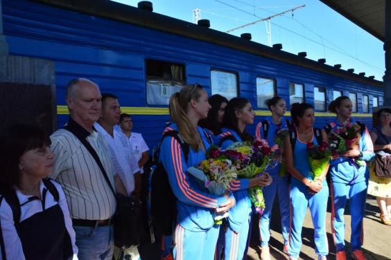 У Харкові зустріли збірну України з синхронного плавання