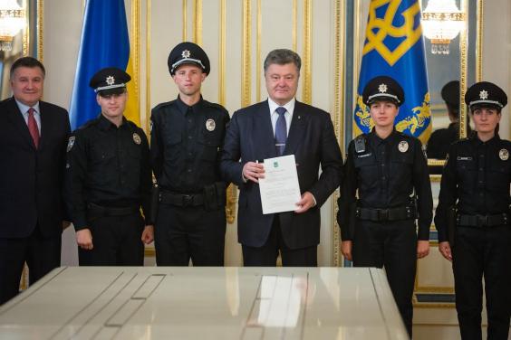 Петро Порошенко підписав закон «Про національну поліцію»