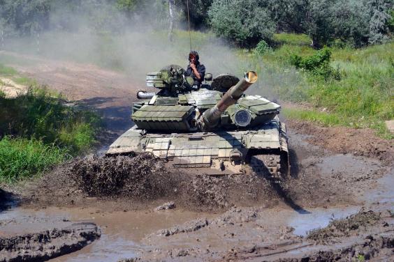 На Харківщині вперше підготували солдатів за програмою механіка-водія бронетехники