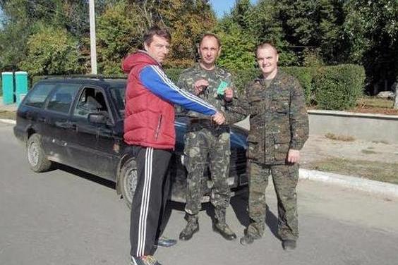 Харьковские волонтеры передали в зону АТО два автомобиля