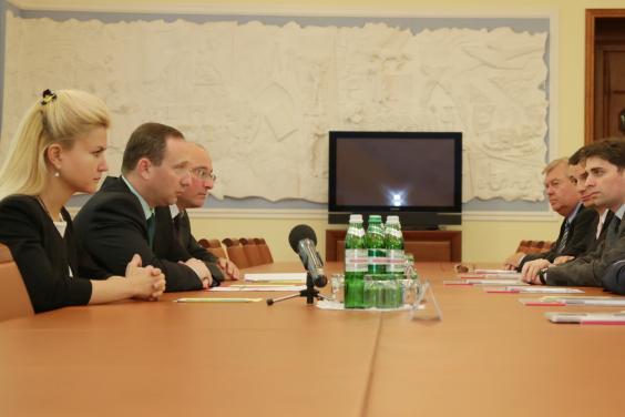 Игорь Райнин обсудил с командой консультантов Посольства США вопросы внедрения реформ в Харьковской области