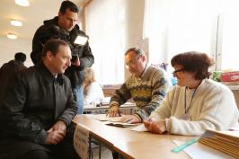 Ігор Райнін проголосував на місцевих виборах у Харківській області