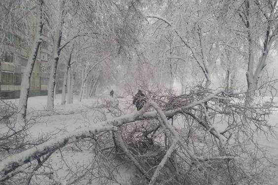 В області продовжують боротися з наслідками негоди