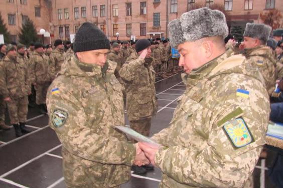 На Харківщині у двох військово-навчальних вишах відбулися випуски на перших офіцерських курсах