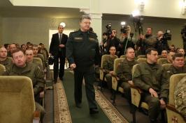 Петро Порошенко у рамках робочої поїздки до Харківської області відвідав Національну академію Національної гвардії України