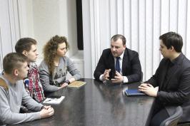 Участники Школы лидерства председателя ХОГА Игоря Райнина начали стажировку в департаментах облгосадминистрации