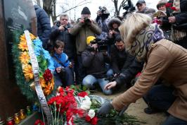 В Харькове открыли мемориальный камень жертвам теракта возле Дворца спорта