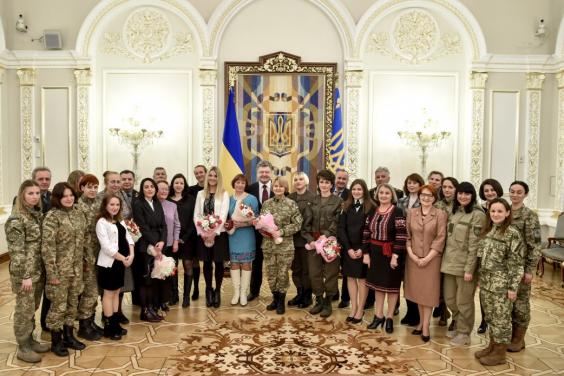 Напередодні 8 березня Президент нагородив видатних жінок