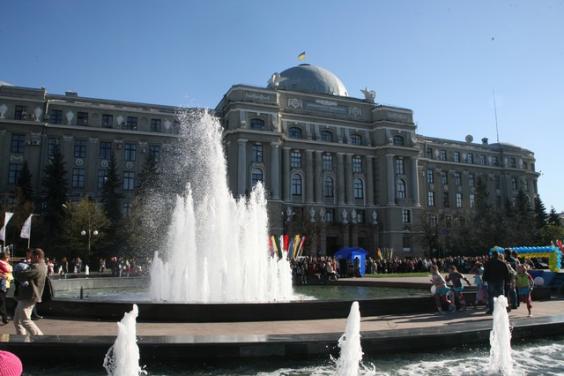 28 квітня на Привокзальній площі відкривається сезон фонтанів