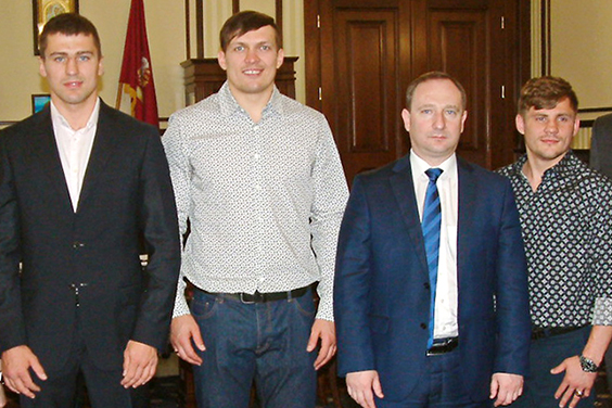 Ігор Райнін зустрівся з українськими боксерами - призерами Олімпійських ігор