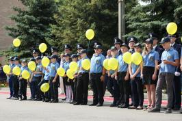 Випускників ХНУВС привітали кадети поліції