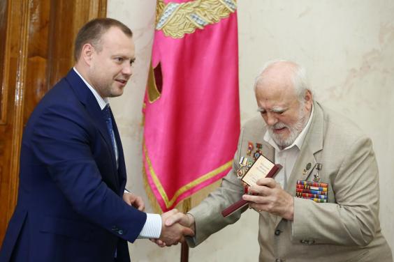 Михайло Черняк вручив державні нагороди ліквідаторам аварії на ЧАЕС