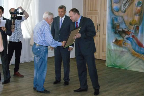 Михайло Черняк вручив нагороди лауреатам премії імені І.Ю. Рєпіна