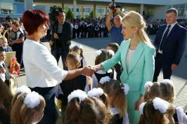 Юлія Світлична привітала школярів Краснокутського району з початком навчального року