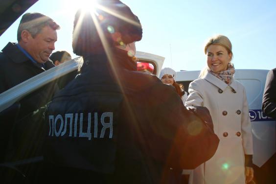 Юлія Світлична та Кястутіс Ланчінскас передали групам швидкого реагування патрульної поліції спеціальне обладнання