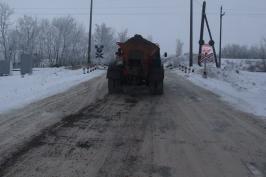 Протягом доби на дорогах області працювало більше 90 одиниць техніки та 132 робітника