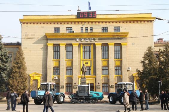 Харківський тракторний завод відновлює роботу з 6 січня