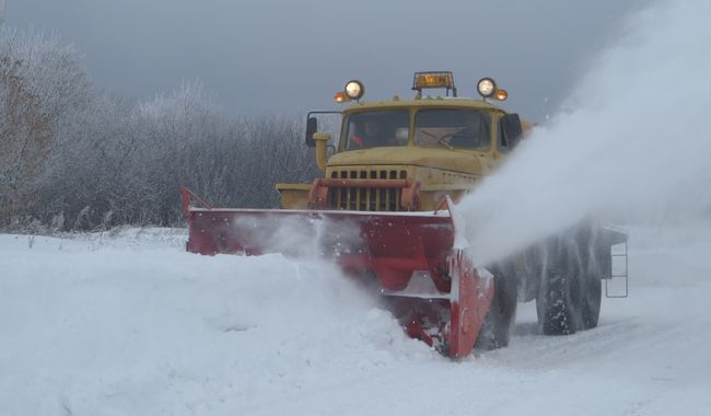 На розчищення доріг Харківщини спрямували додаткову техніку