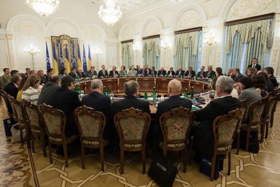Роль НАТО зростає в умовах нових викликів міжнародній безпеці в контексті подій навколо України. Президент