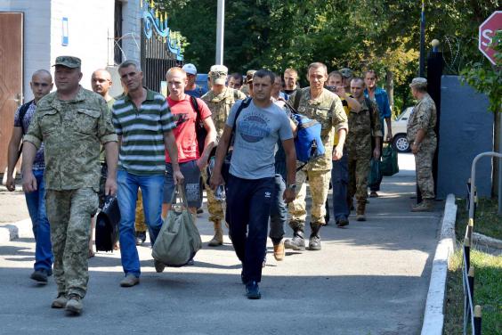 Близько 300 мешканців Харківщини відправлено на військово-навчальні збори