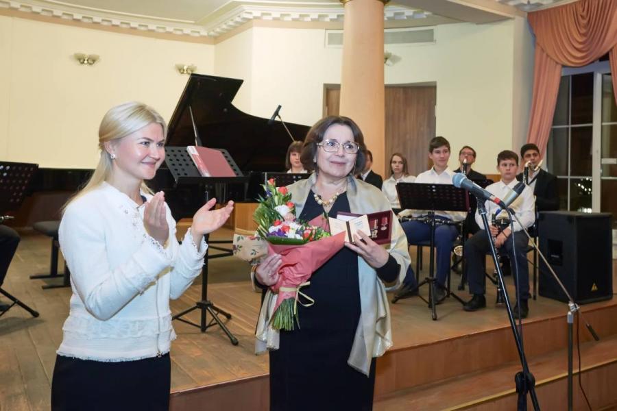 Юлія Світлична передала державні нагороди викладачам та керівництву університету мистецтв