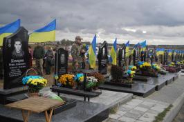 Пам’ять загиблих воїнів АТО вшанували на Алеї Слави на 18-му кладовищі