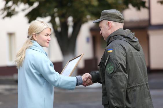 Голова ХОДА привітала з Днем захисника України харківських нацгвардійців