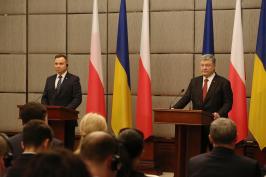 Президент України разом із Президентом Республіки Польща Анджеєм Дудою під час візиту до Харківської області зустрілися з представниками ЗМІ