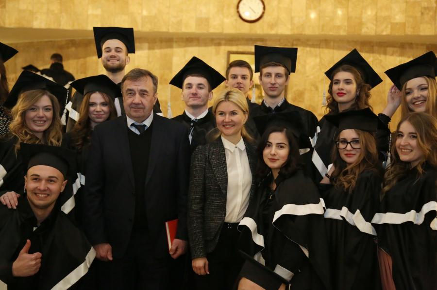 Юлія Світлична привітала з випуском магістрів університету ім. Каразіна