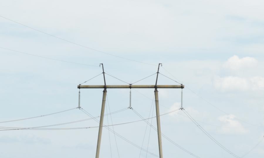 У 10 населених пунктах області відновили електропостачання