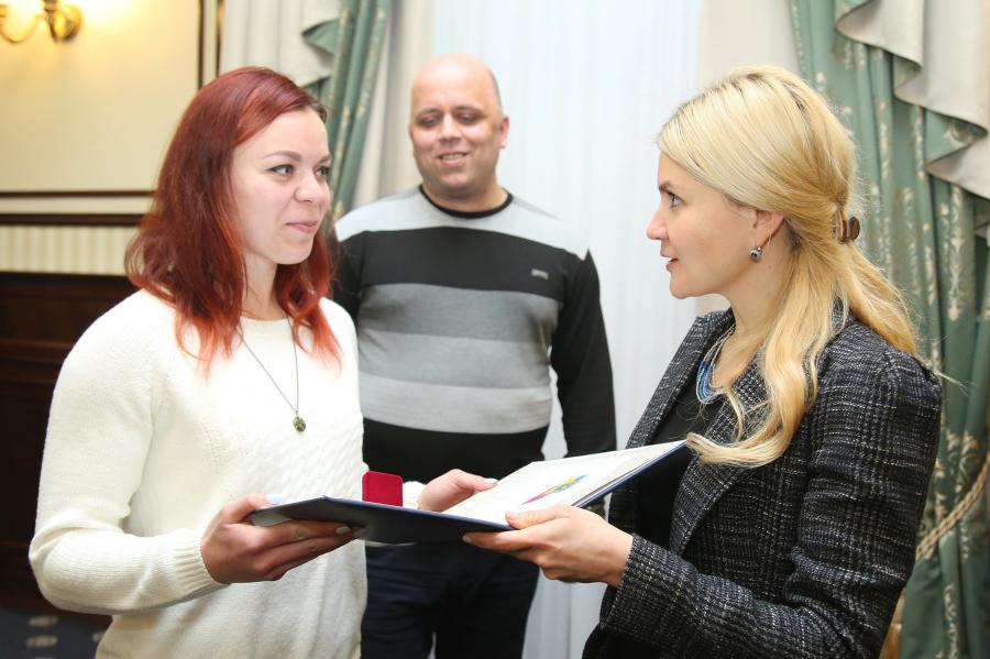 Юлія Світлична зустрілася з дворазовою чемпіонкою світу з фудокан карате Вікторією Соколовою Юлія Світлична зустрілася з дворазовою чемпіонкою світу з фудокан карате Вікторією Соколовою