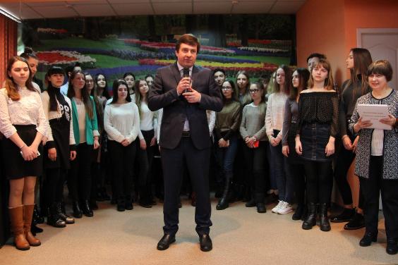Анатолій Бабічев привітав переможців інтелектуальних учнівських змагань