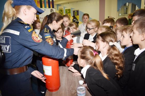 Для школьников и педагогов Харьковского района провели тренинги по безопасности жизни