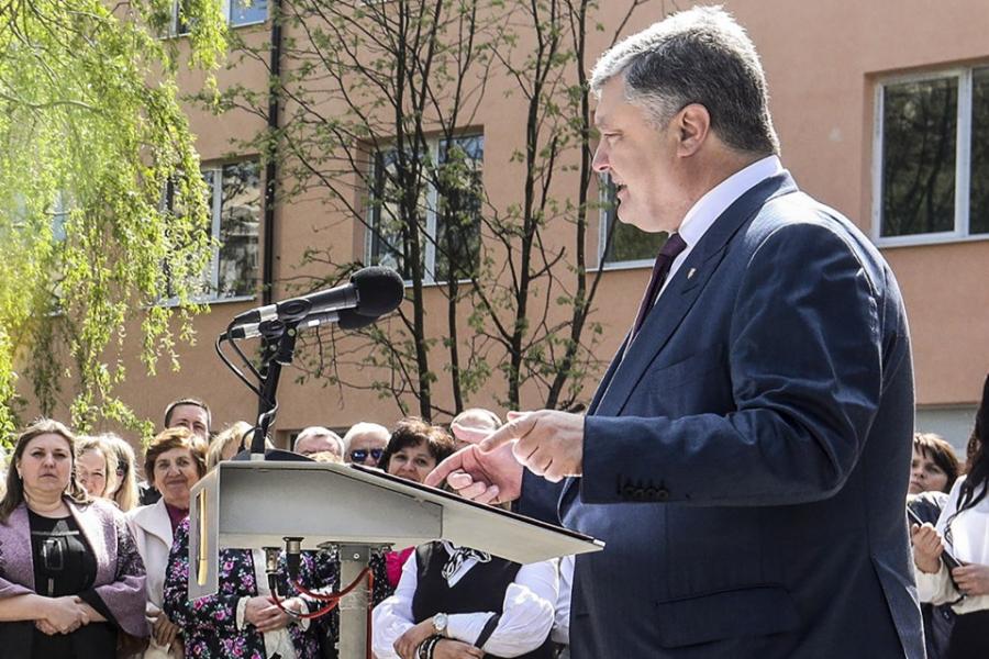 Ми не будемо економити на українській армії і ЗСУ. Президент Ми не будемо економити на українській армії і ЗСУ. Президент