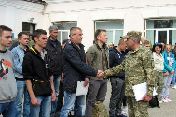 Цього року контракт із ЗСУ вже склали майже 700 мешканців Харківщини