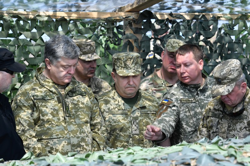 Президент взяв участь у вогневих випробуваннях ракетного комплексу «Вільха»