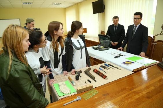 20 студентських команд шукали скарби науки в ХНУВС