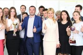 Юлія Світлична нагородила переможців Першого регіонального турніру з фінансової грамотності