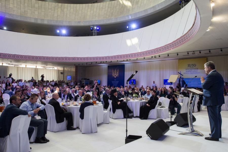 Церква має бути відокремлена від держави, особливо - від сусідньої держави-агресора. Президент