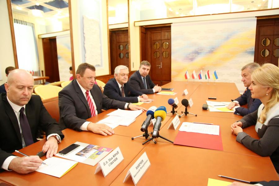 Юлія Світлична зустрілась з послами країн Вишеградської четвірки