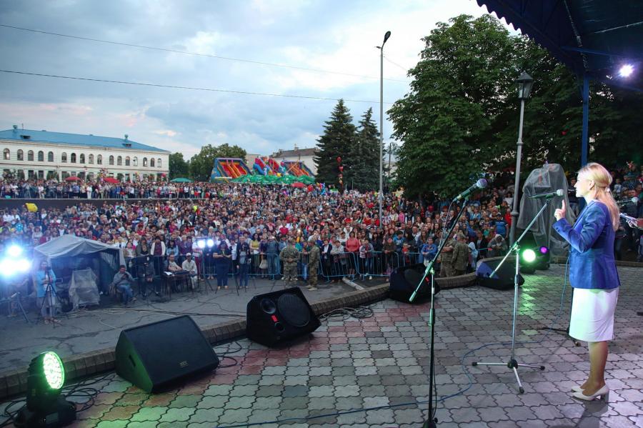Юлія Світлична привітала жителів Ізюма з 337-річчям міста