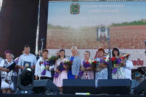 Юлія Світлична привітала жителів Великого Бурлука з Днем громади селища