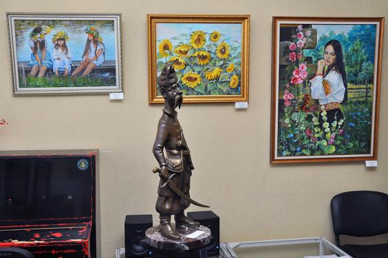 У галереї «Мистецтво Слобожанщини» пройде зустріч з авторами виставки «Ненька»