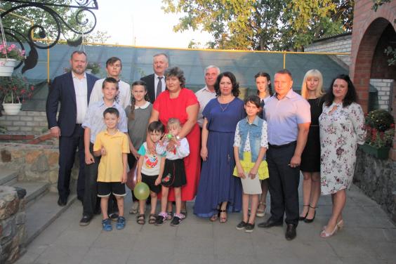 Детский дом семейного типа Ирины Молчановой получил дом в Змиеве